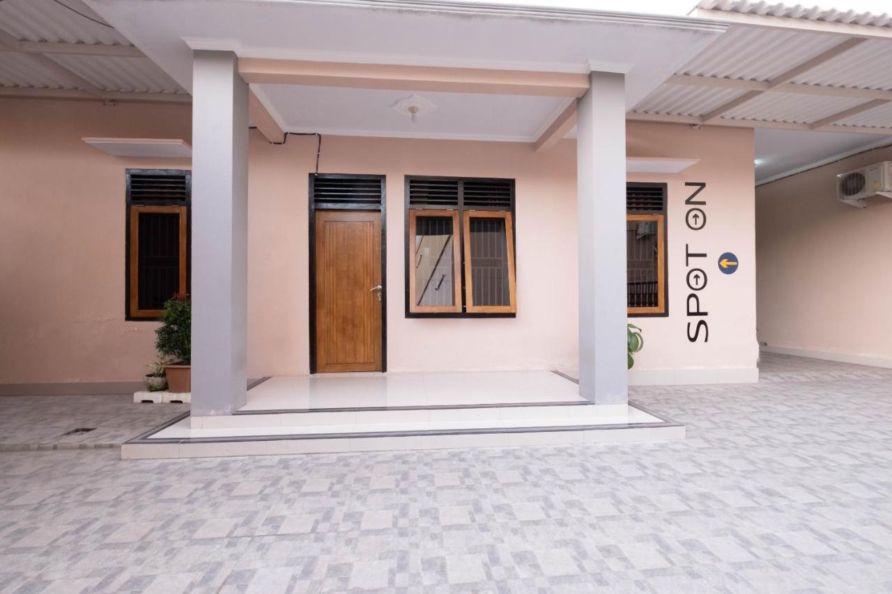 Spot On 1784 Tnc Residence Syariah Mataram Exterior photo